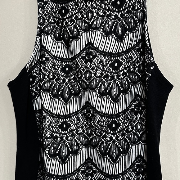 Semi Formal Lace Dress Size M - Picture 7 of 8